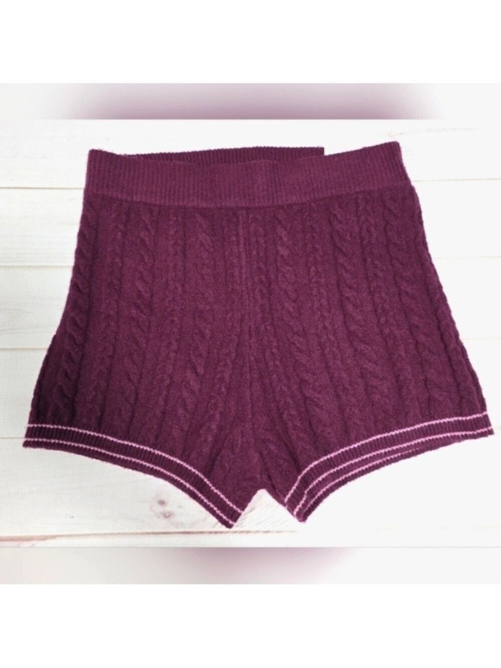 PINK Victoria's Secret Collegiate Cable Knit Short Medium - New With Tags